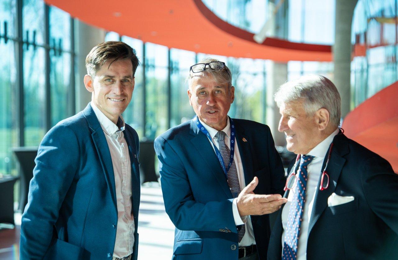 Tomasz Holc  z prawej  prezesem Polskiego Związku Żeglarskiego | fot. Krzysztof Andrzejewski