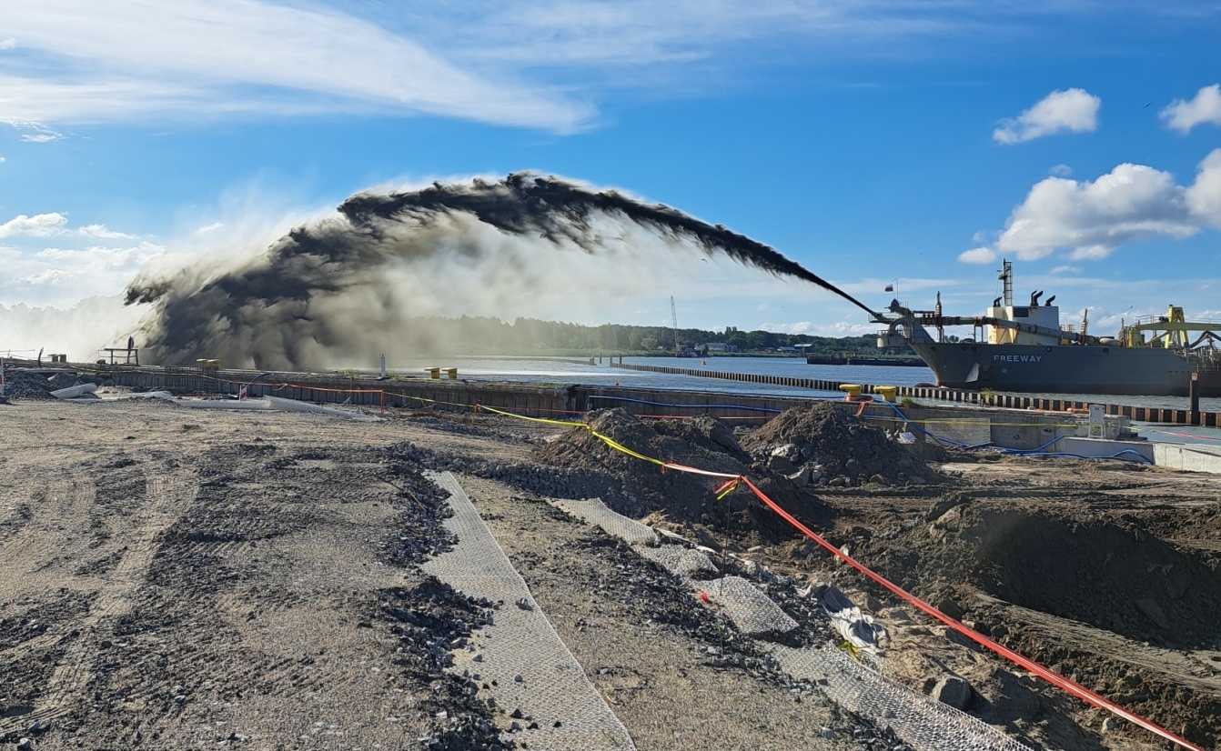 Budowa Terminala Instalacyjnego na potrzeby Morskich Farm wiatrowych w Świnoujściu / fot. Budimex | Gazeta Morska